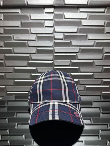 Burberry Ekose Beyaz Kırmızı Mavi Şapka