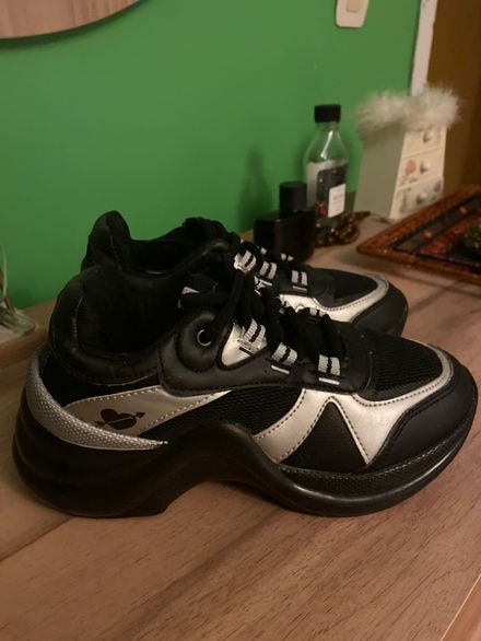 Siyah Gri Bağcıklı Kadın Spor Ayakkabı