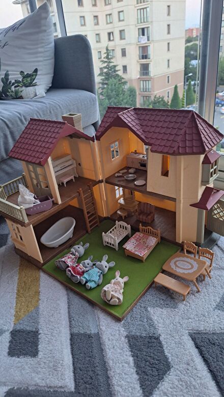 Sylvanian Families Evi ve Figürleri