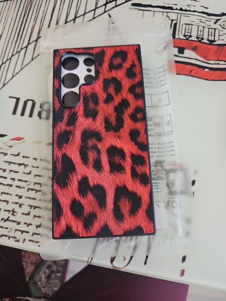 Kırmızı Siyah Desenli Telefon Kılıfı