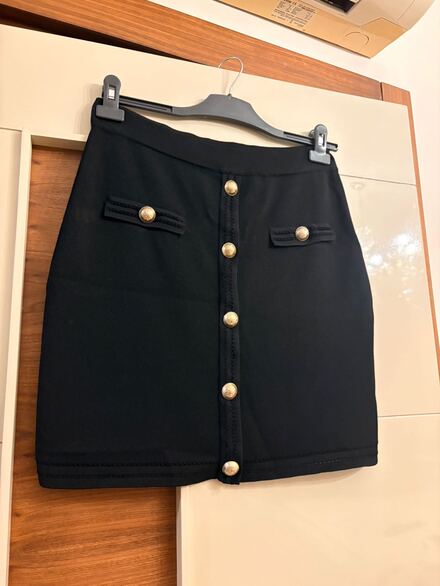 #beymenclub markaSiyah Düğmeli Mini Etek