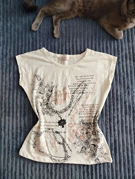 baddie y2k vintage tee
