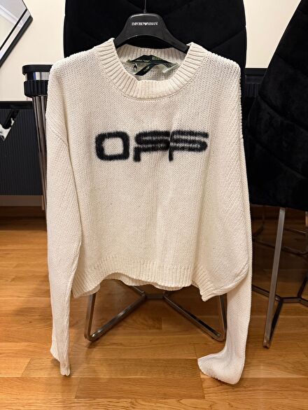 Off White bol kesim kazak