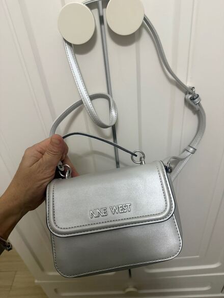 Nine West Gümüş Askılı Çanta